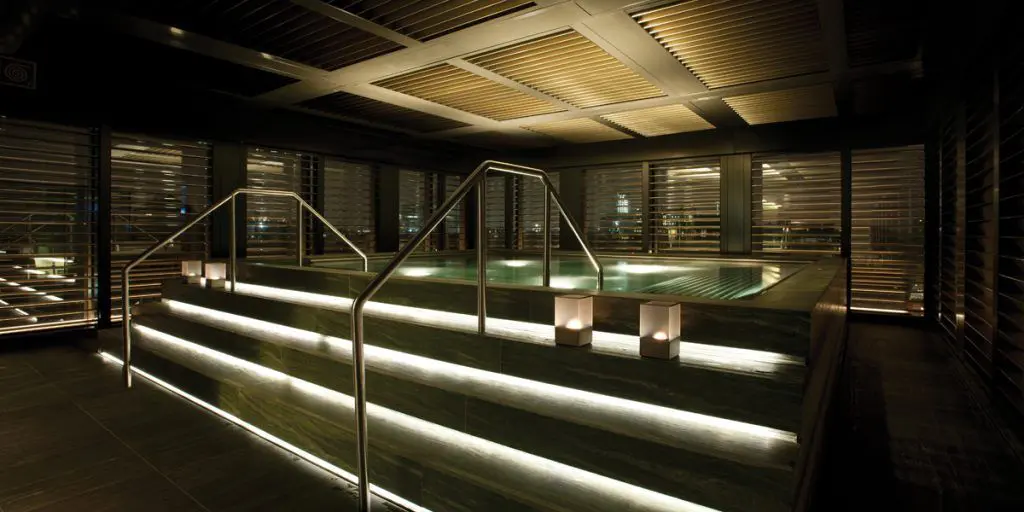 Destination Du Jour – ARMANI Hotel Milano
