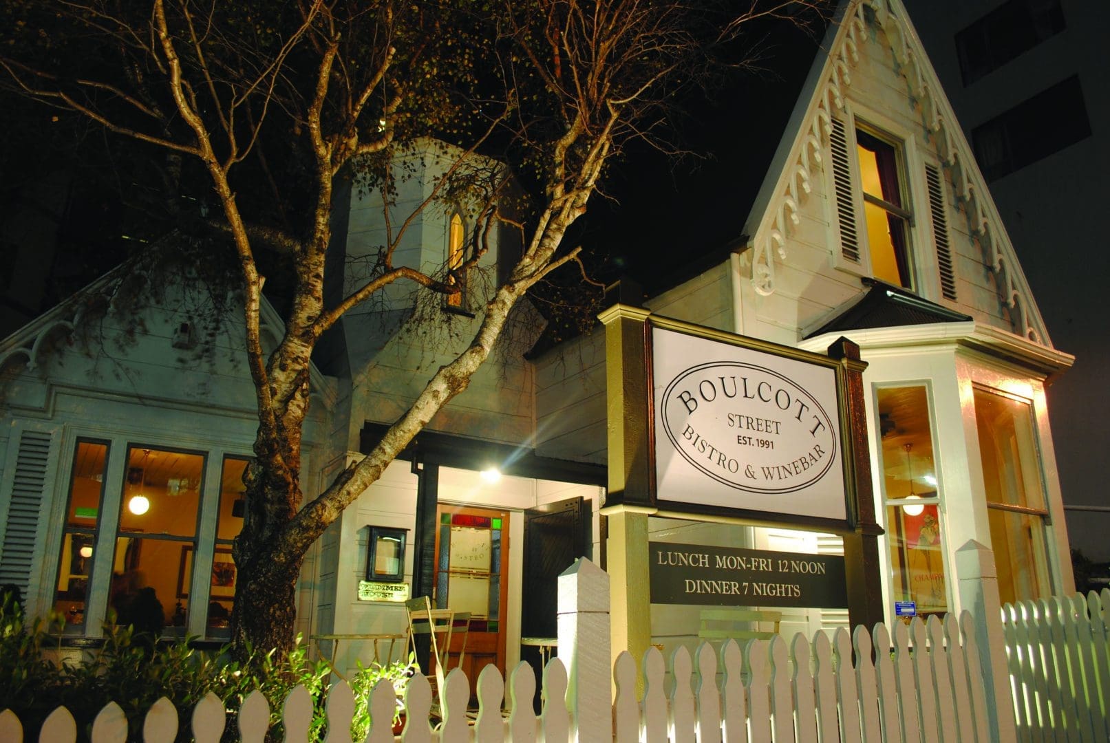 Hungry Mr Wolf Eats at Boulcott Street Bistro
