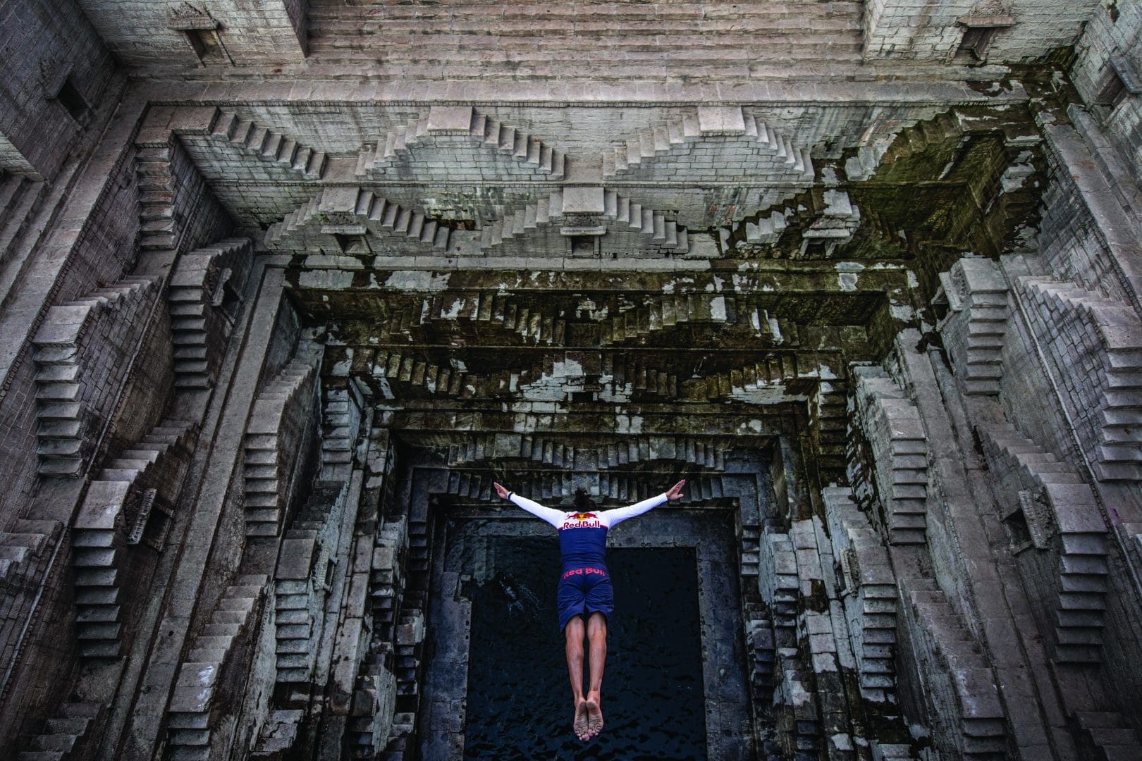 Extreme Cliff Diving