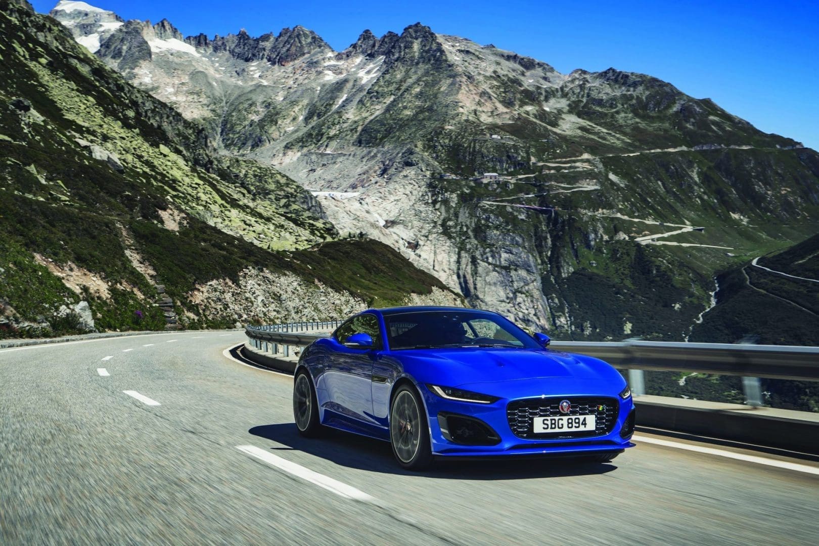 THE NEW JAGUAR F-TYPE: Reinventing A Modern Classic