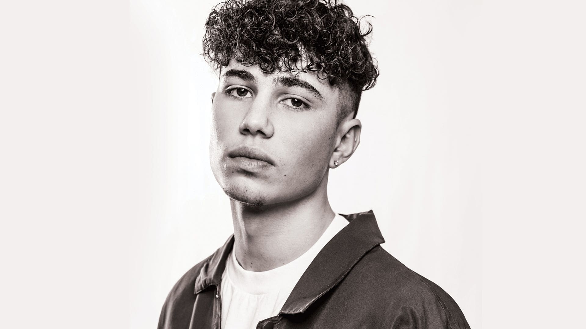 How to Manage and Style Curly Hair