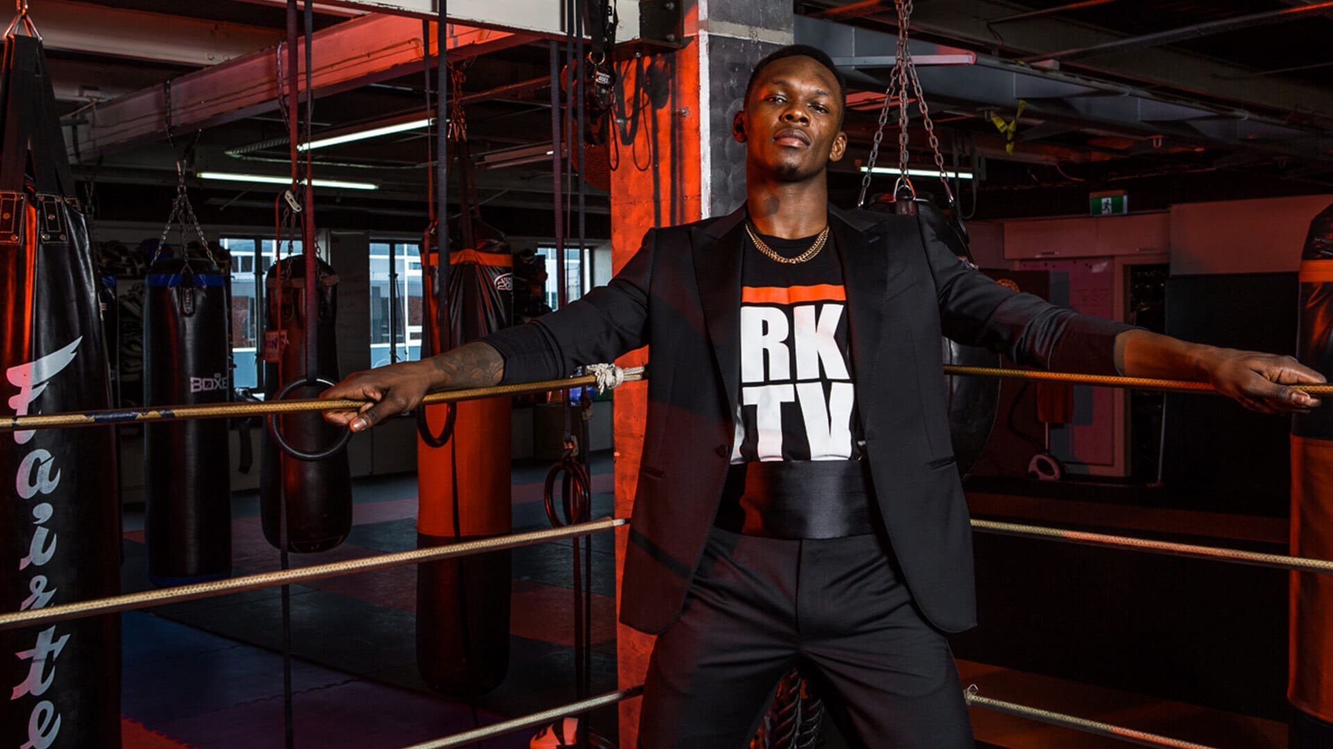 This Week’s UFC Title Fight – Adesanya vs Blachowicz