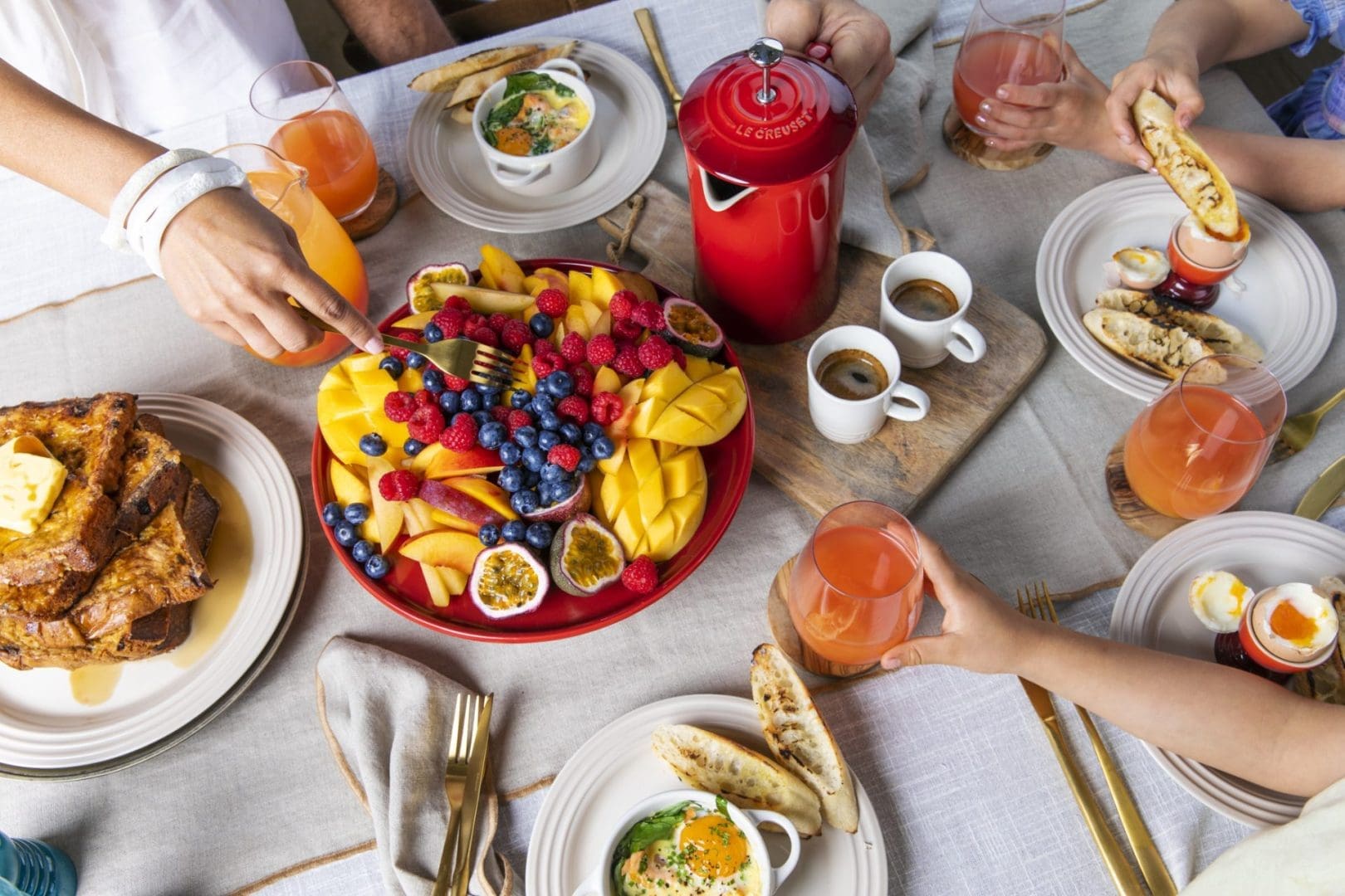 This Cookware Will Make Your Christmas Feast Look As Good As It Tastes